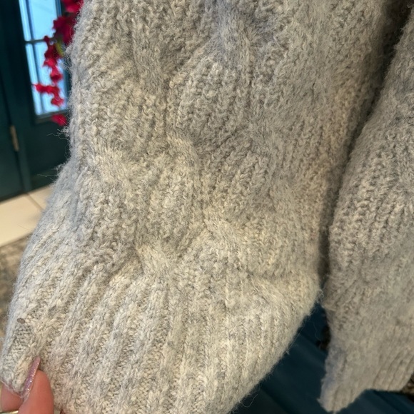 Lucky Brand Light Gray V-Neck Sweater Side Slits Soft Women’s XLG - Picture 6 of 12